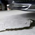 چگونه بوی بنزین یا روغن ریخته شده را از گاراژ خود از بین ببریم؟